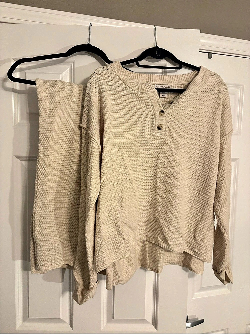 Cream Henley Sweater Like New